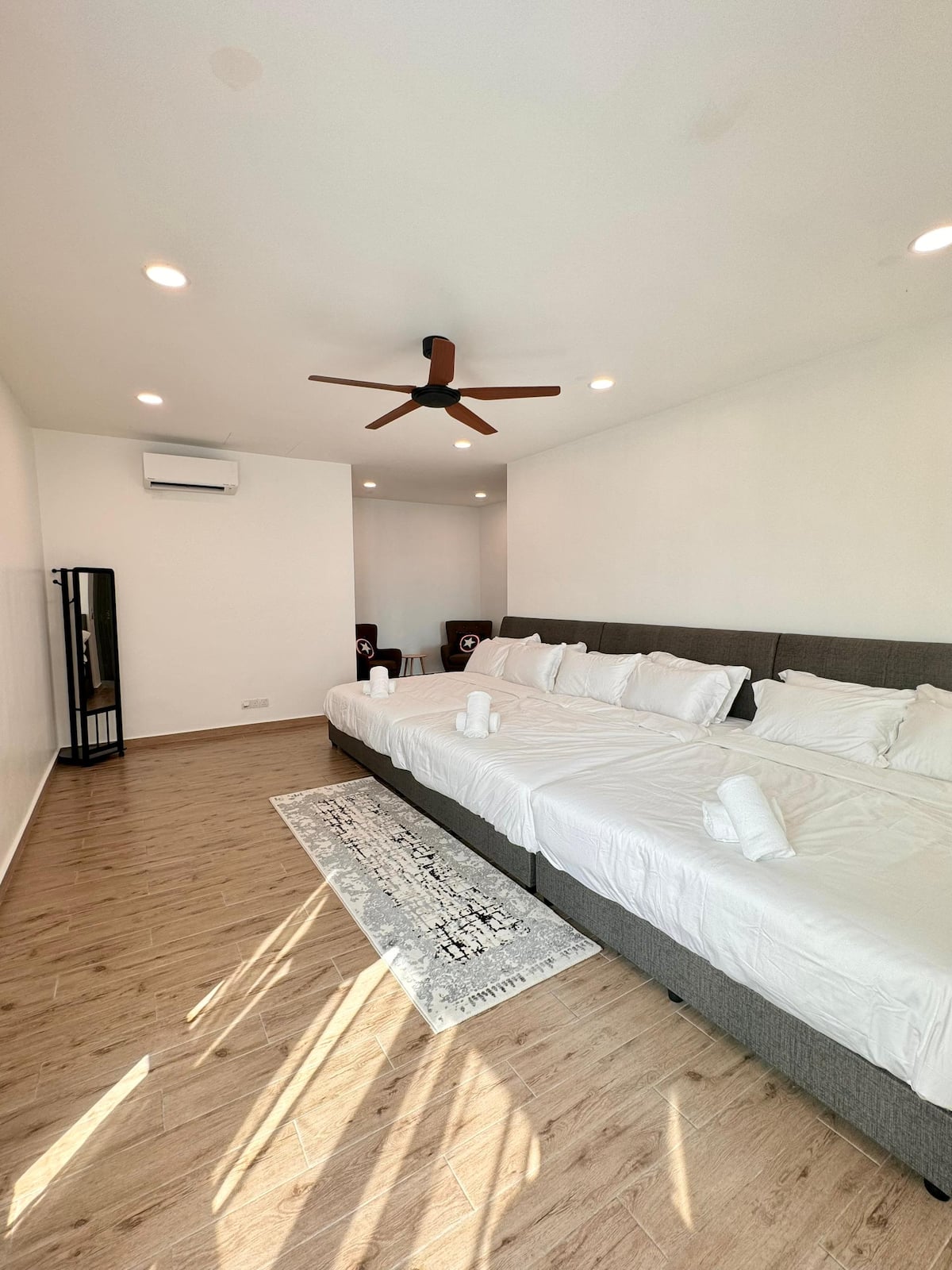 3-Storey Luxury House · June's — photo 20 of 66
