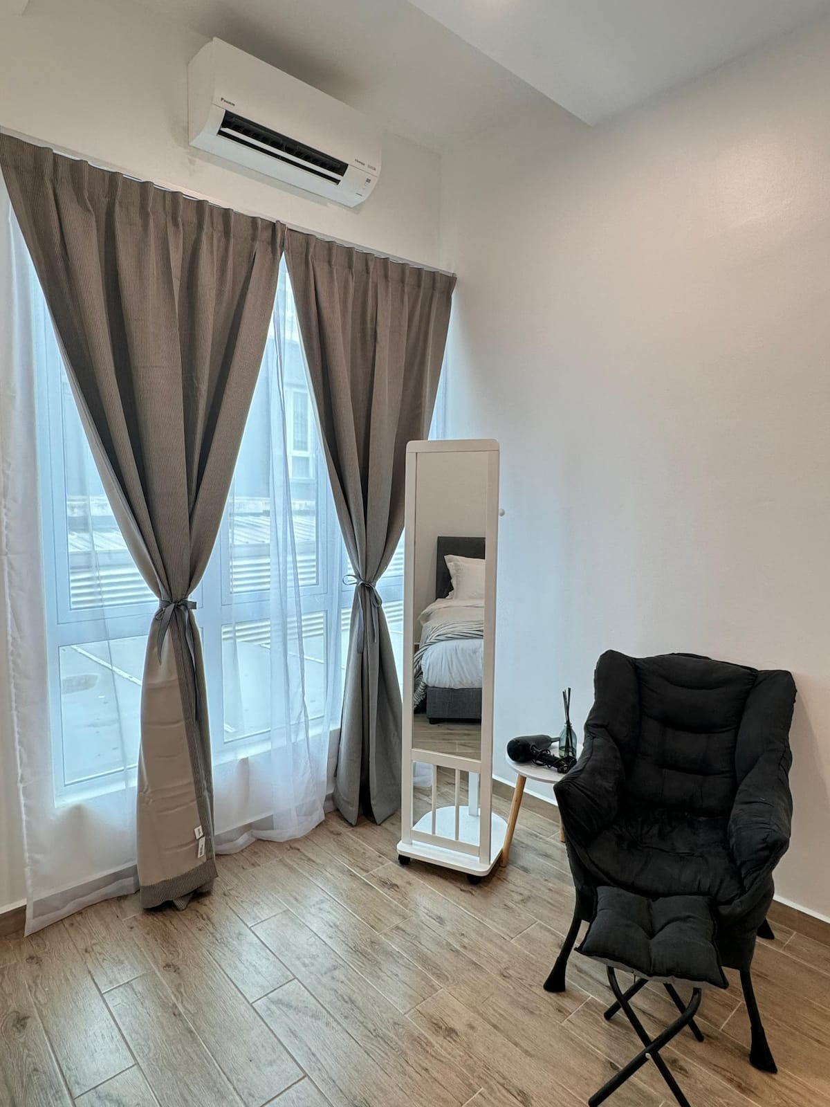 3-Storey Luxury House · June's — photo 24 of 66