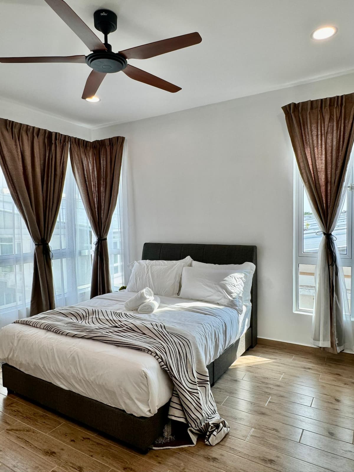 3-Storey Luxury House · June's — photo 28 of 66