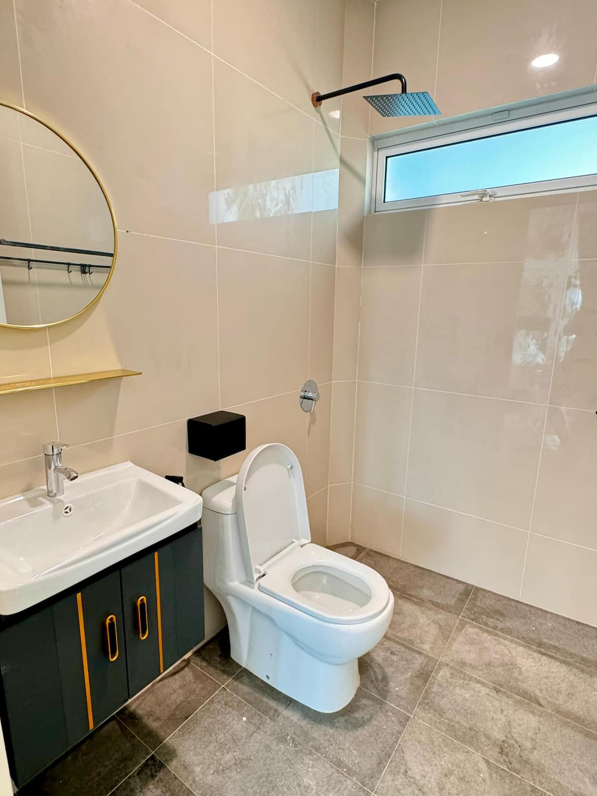 3-Storey Luxury House · June's — photo 32 of 66