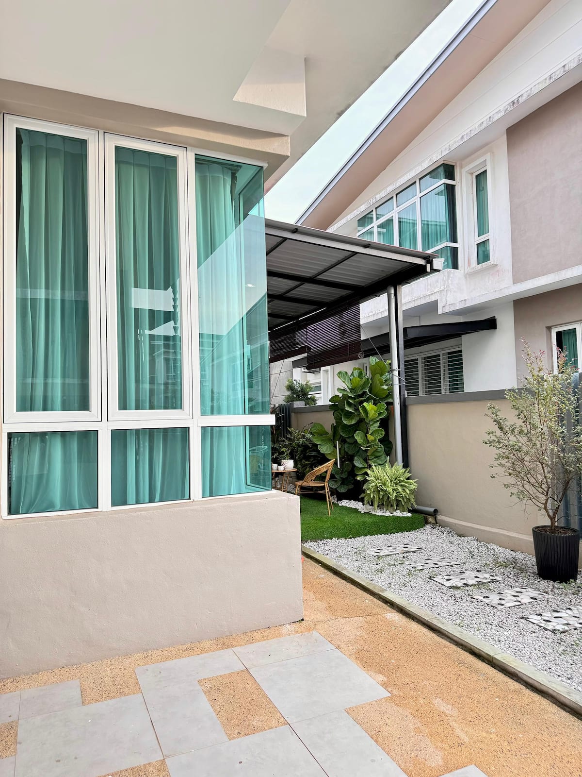 3-Storey Luxury House · June's — photo 45 of 66