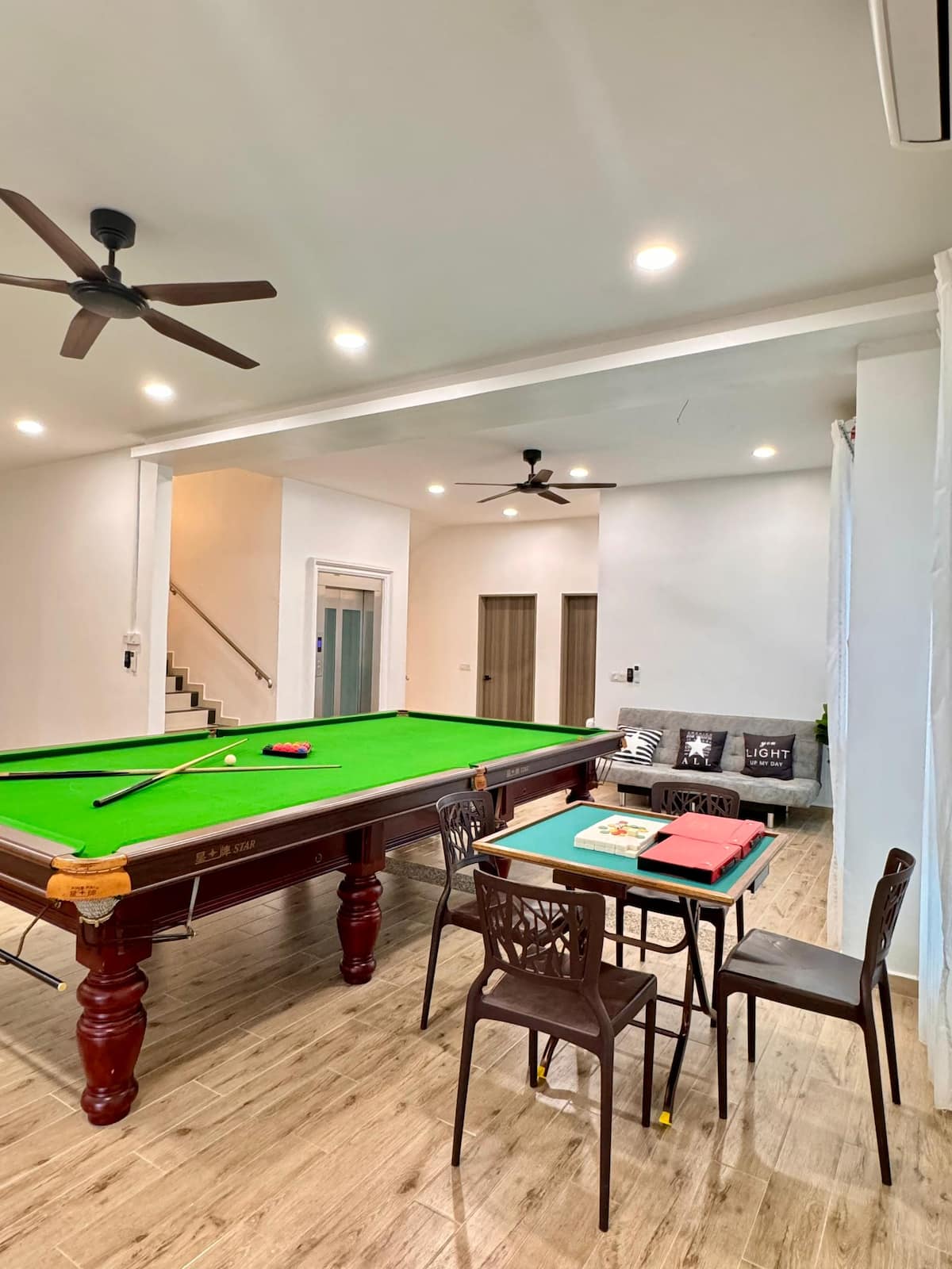 3-Storey Luxury House · June's — photo 50 of 66