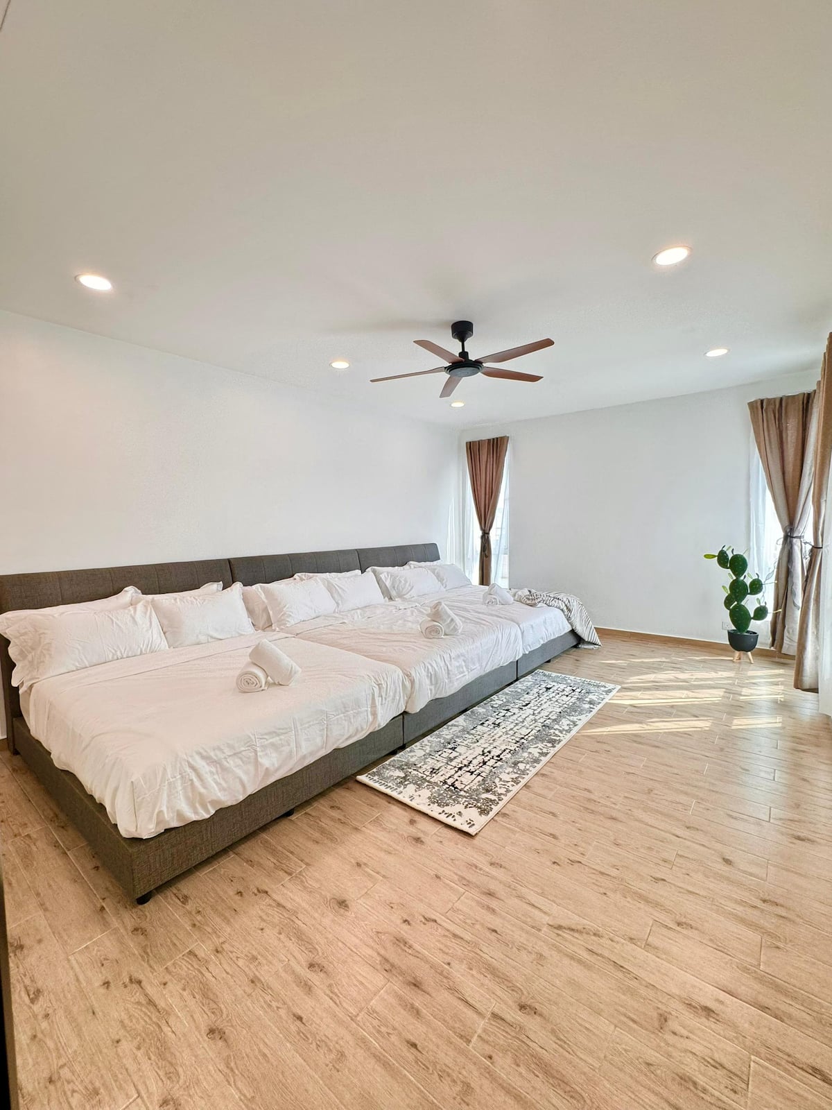 3-Storey Luxury House · June's — photo 61 of 66