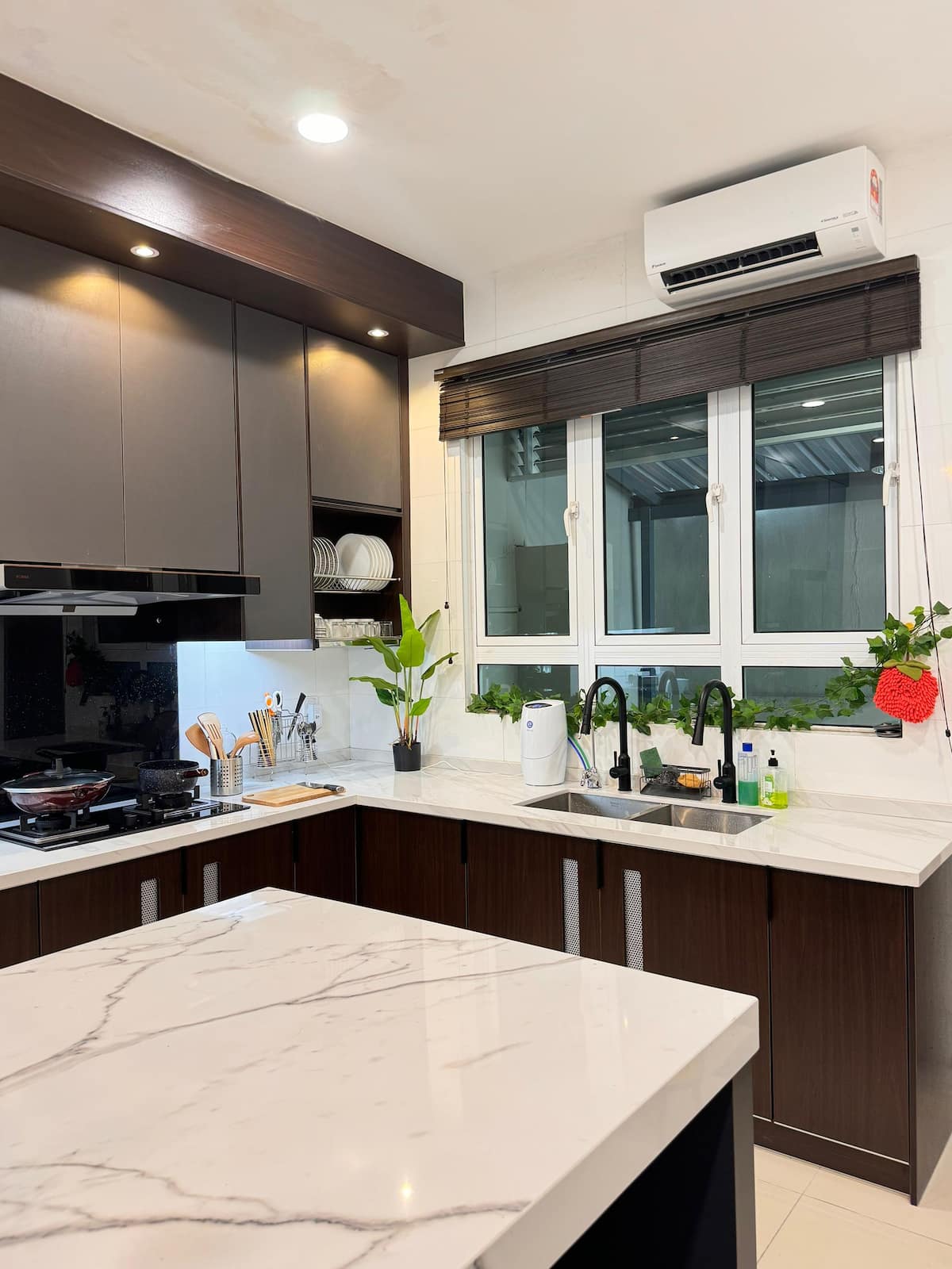 3-Storey Luxury House · June's — photo 8 of 66