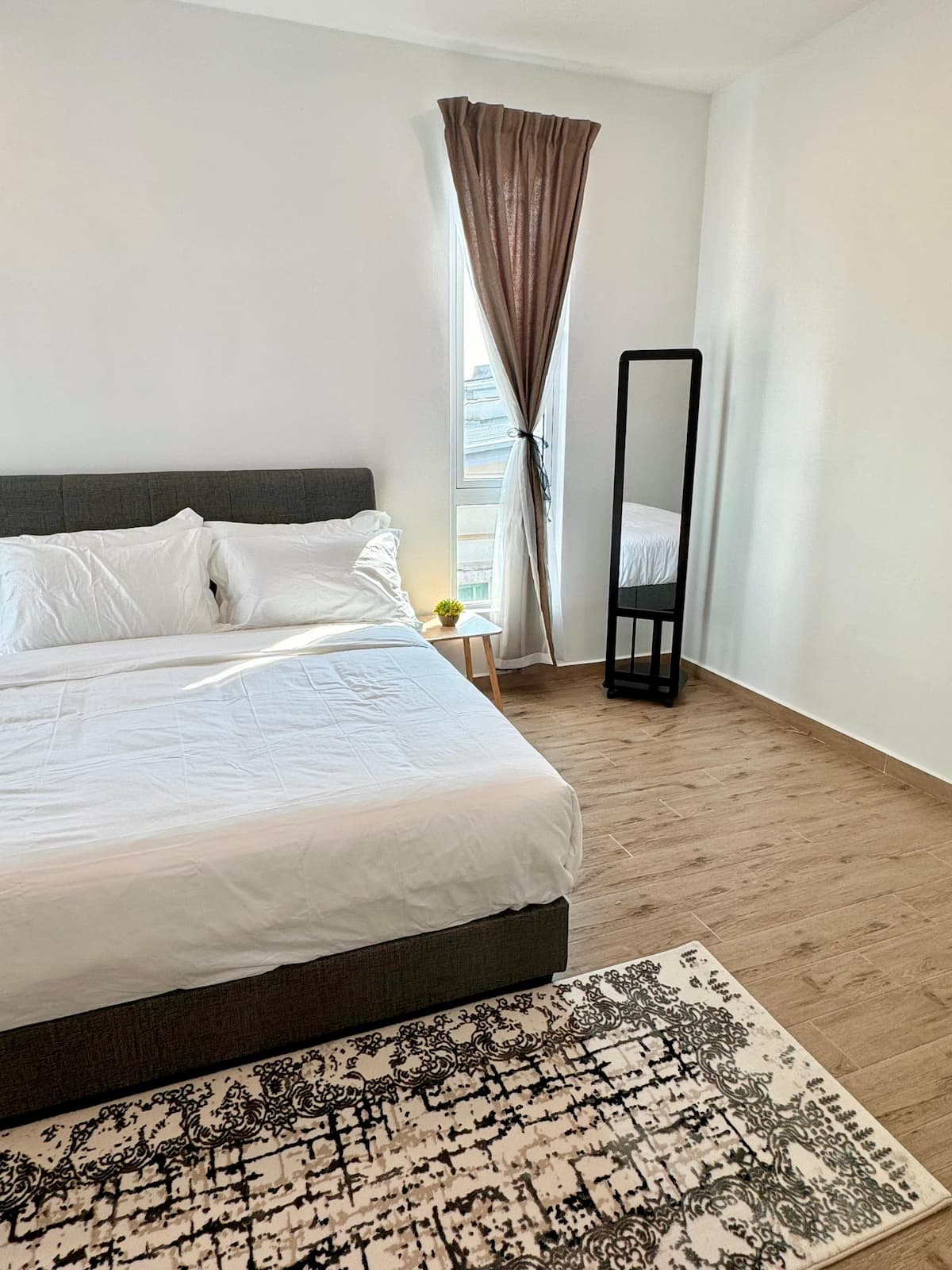 3-Storey Luxury House · June's — photo 22 of 51