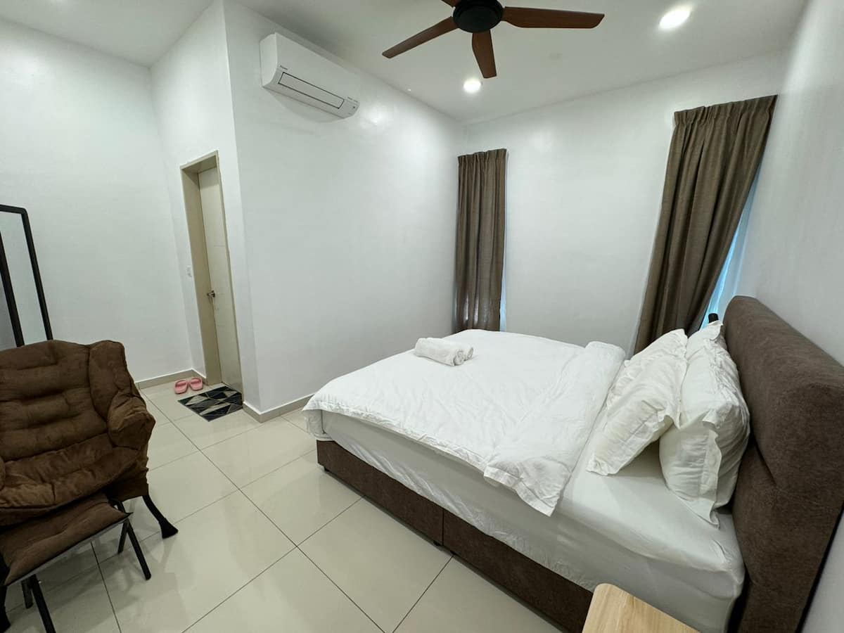 3-Storey Luxury House · June's — photo 51 of 51