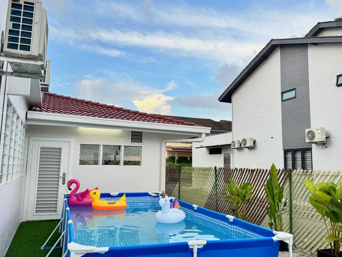 Cozy Vacation House · Pool — photo 37 of 41